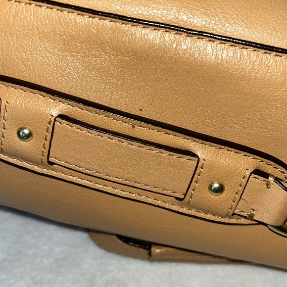 I am selling a Coach leather satchel tan and gold color in excellent condition - Picture 5 of 5